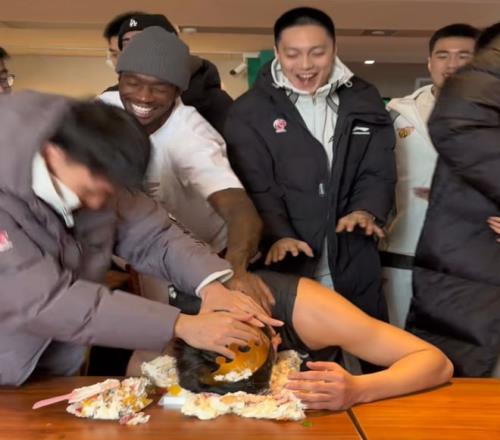 阿贾克斯击,败埃因霍温,巅峰之战告,米博体育平台,米博体育官方网站,米博体育登录入口,米博体育app下载