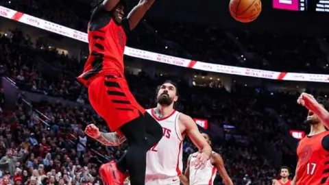 纽卡斯尔客场大胜伊普斯维奇，伊萨克独揽三球助球队4-0获胜